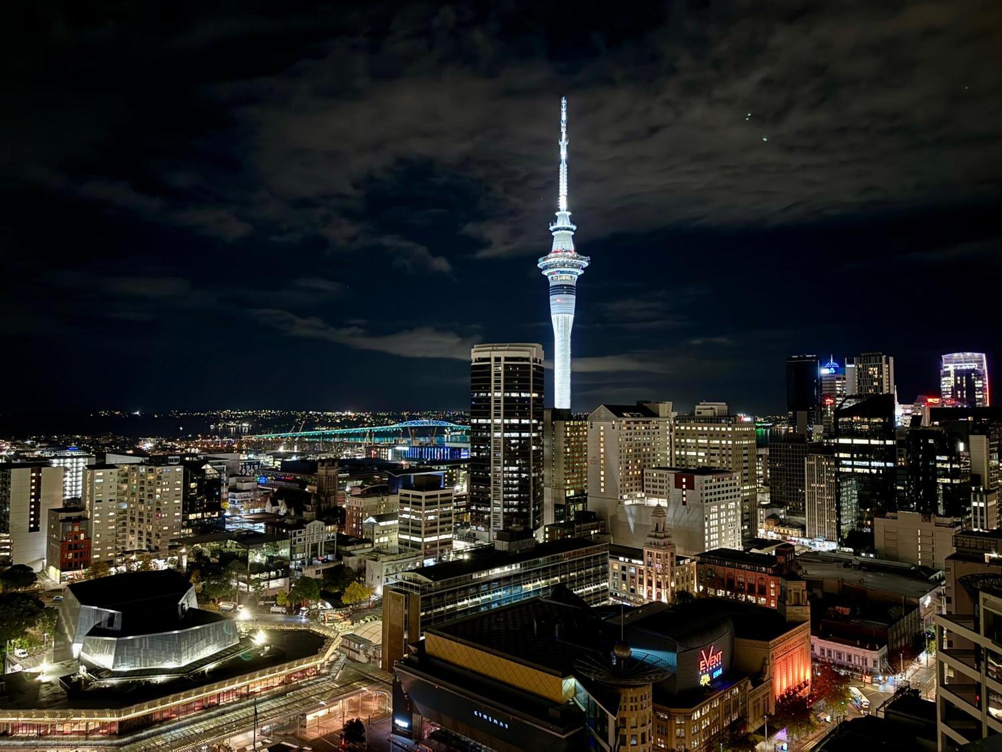 Skytower And City View 2 Bedroom Apartment On High Floor Auckland Zewnętrze zdjęcie